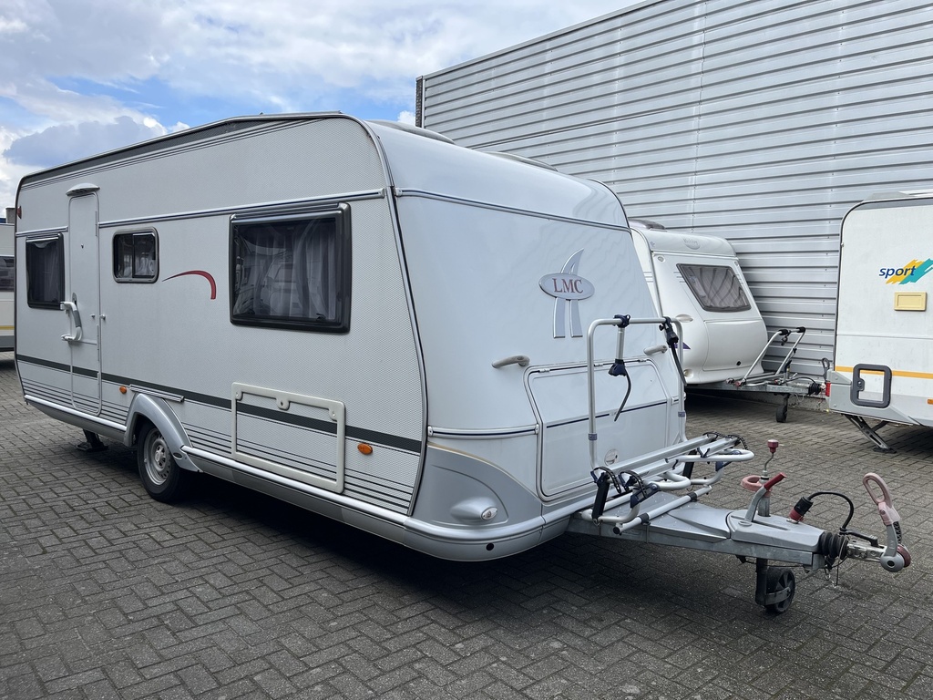 Lmc 520 RHD Favorit met Mover