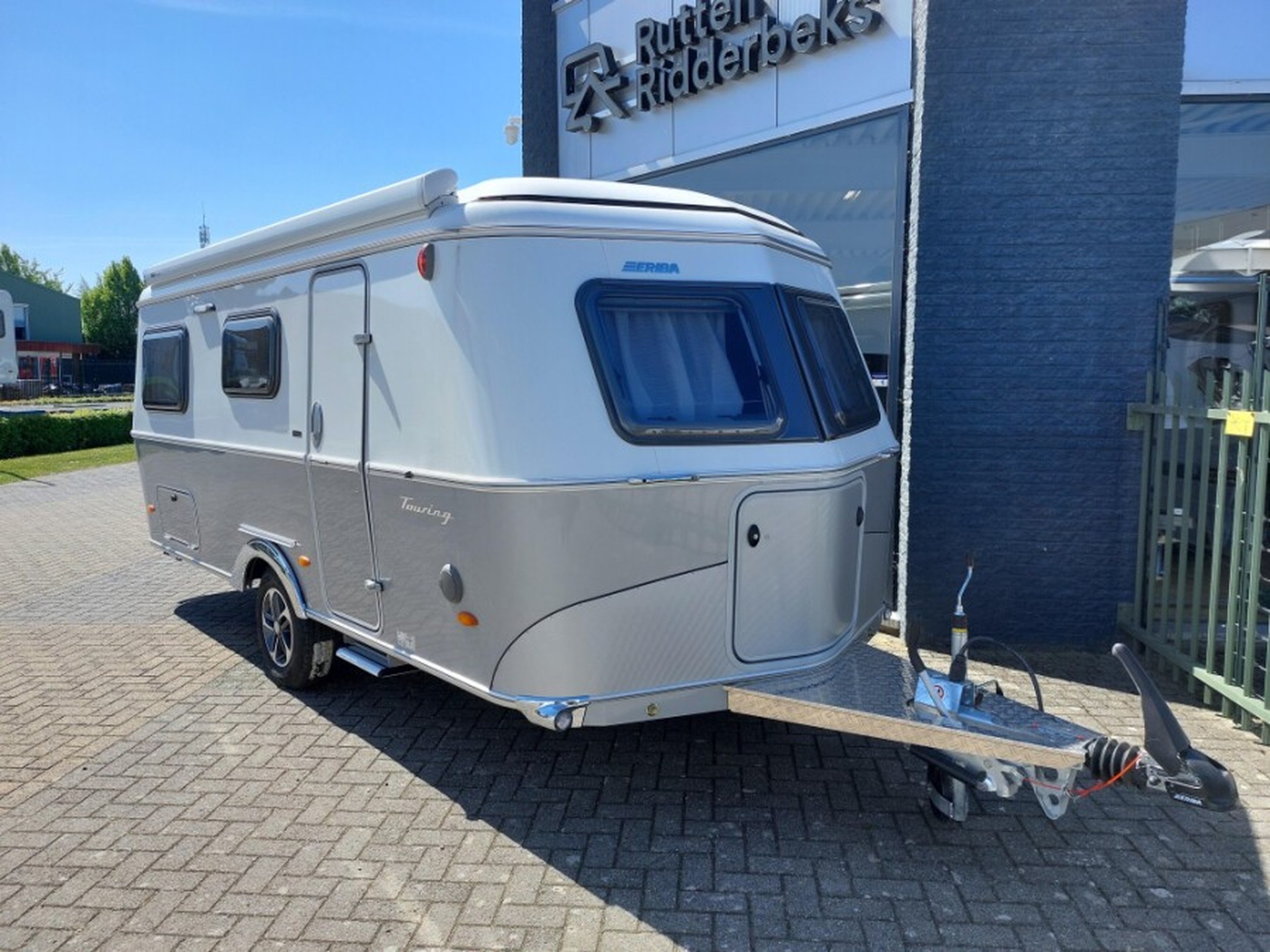 Foto 1 van 21