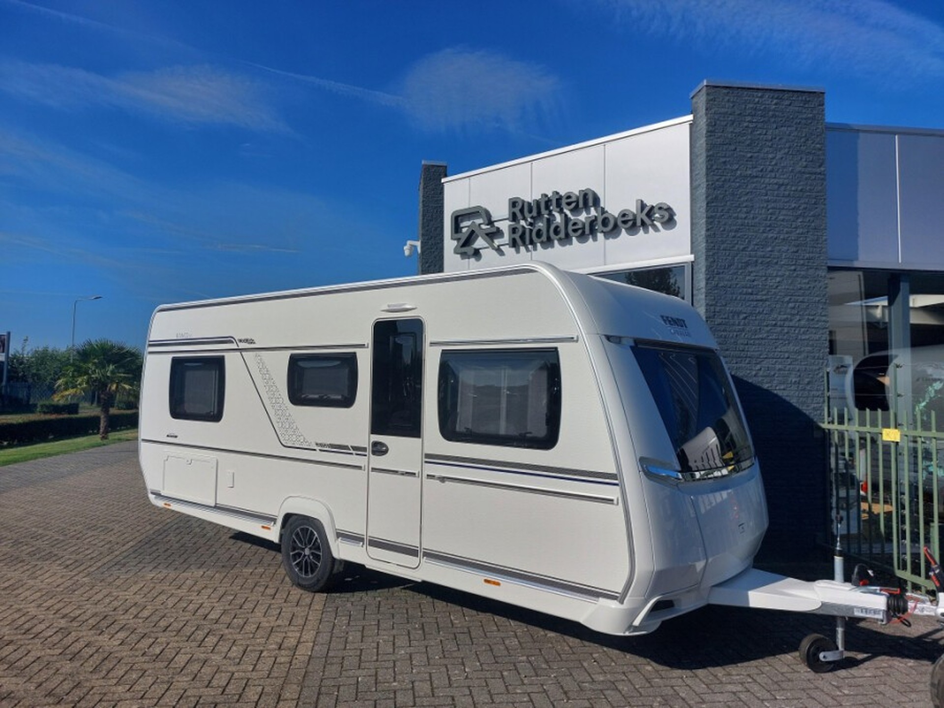 Foto 1 van 17