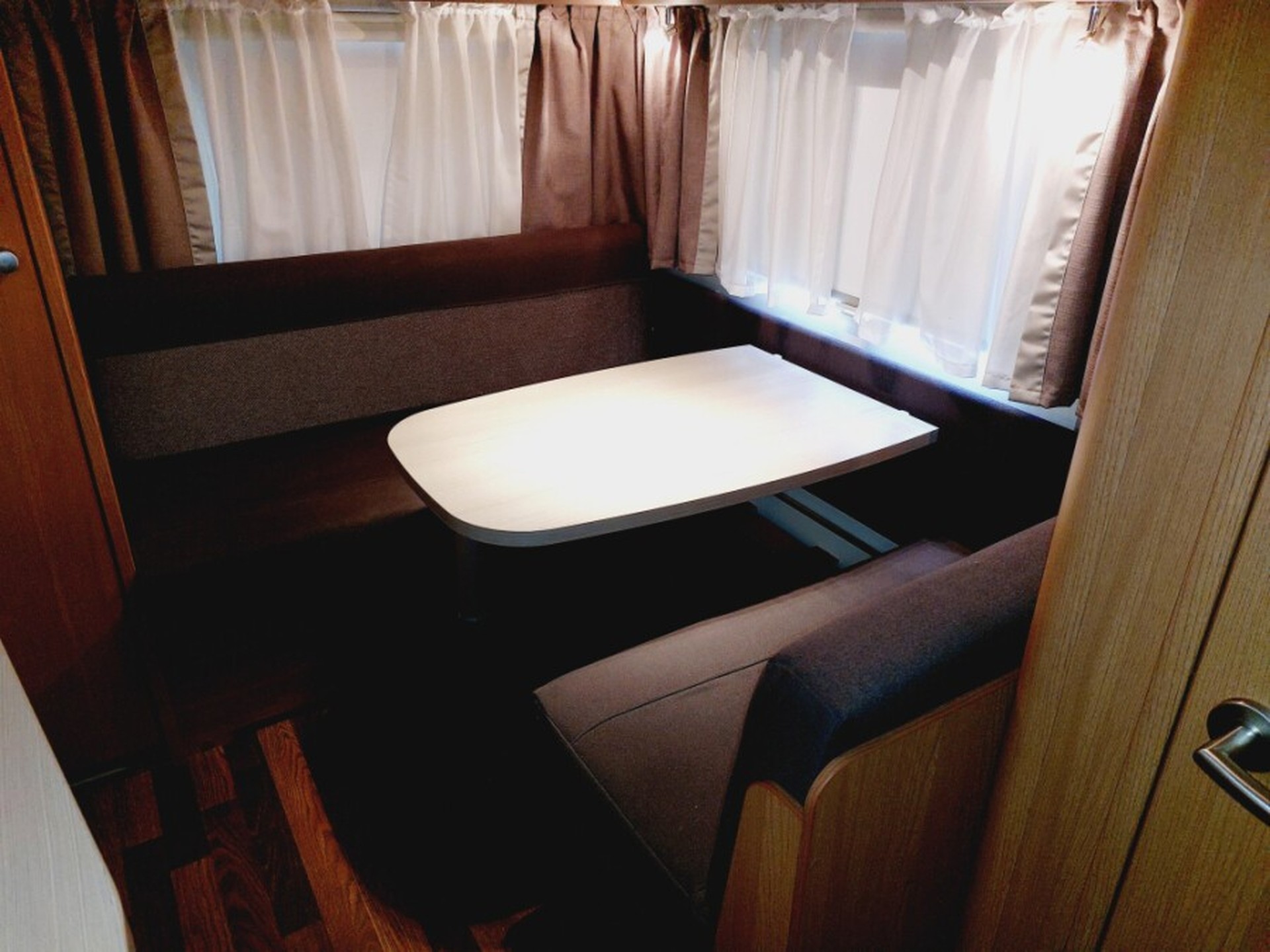 Foto 4 van 14