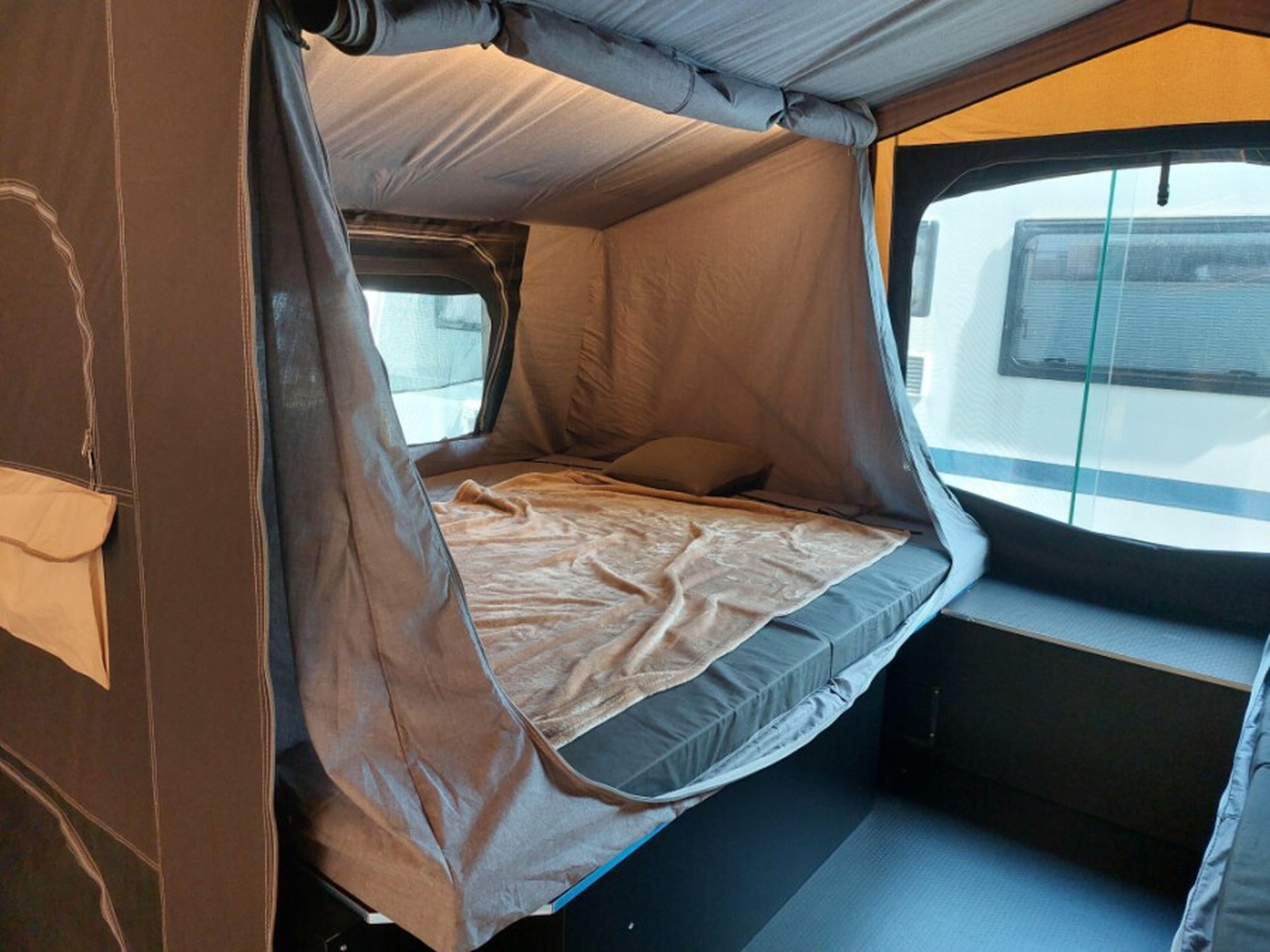 Foto 7 van 9